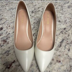 Cole Haan Cream Heels Elegant Design